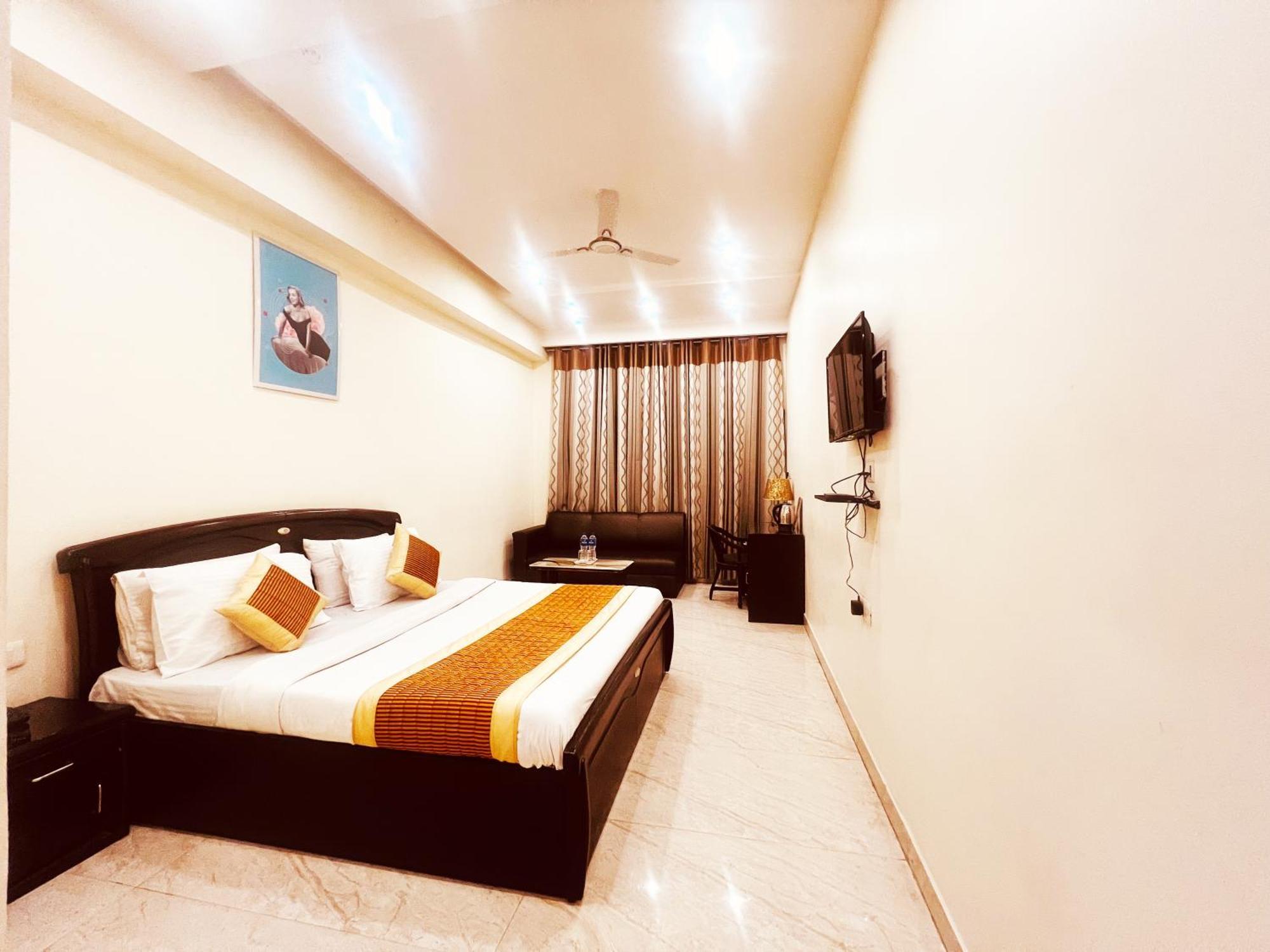 Hotel Lagoona And Banquet Hall Ню Делхи Екстериор снимка